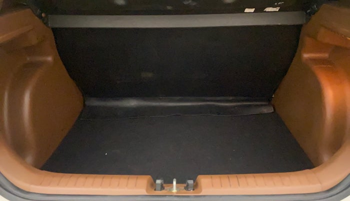 2019 Hyundai VENUE SX 1.0 TURBO, Petrol, Manual, 60,258 km, Boot Inside