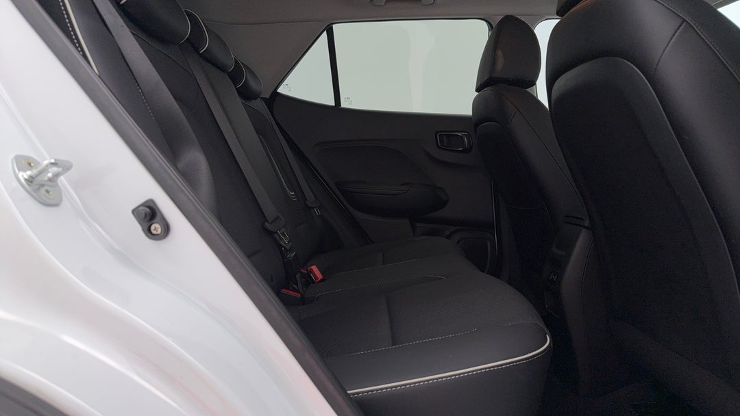 2023 Hyundai Venue Elite (black) Sunroof, Automatic, 15756 km, Right Side Rear Door Cabin View