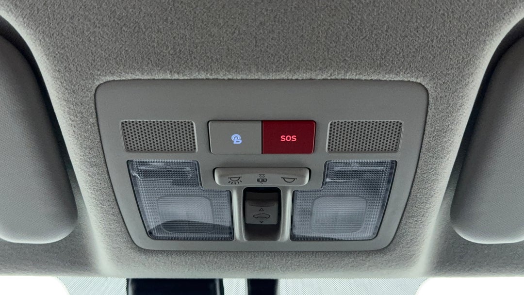 2023 Hyundai Venue Elite (black) Sunroof, Automatic, 15756 km, On-Roof Controls/Sunglass holder