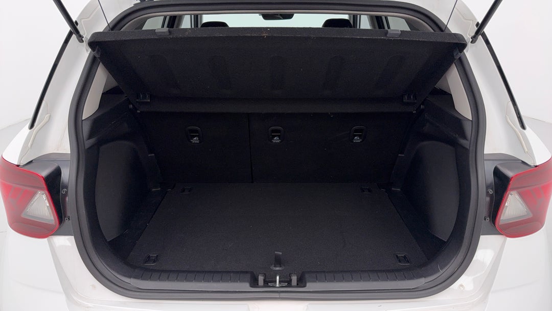 2023 Hyundai Venue Elite (black) Sunroof, Automatic, 15756 km, Boot Inside View