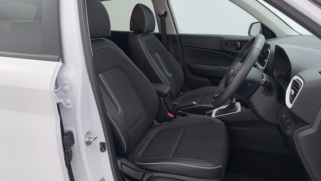 2023 Hyundai Venue Elite (black) Sunroof, Automatic, 15756 km, Right Side Front Door Cabin View