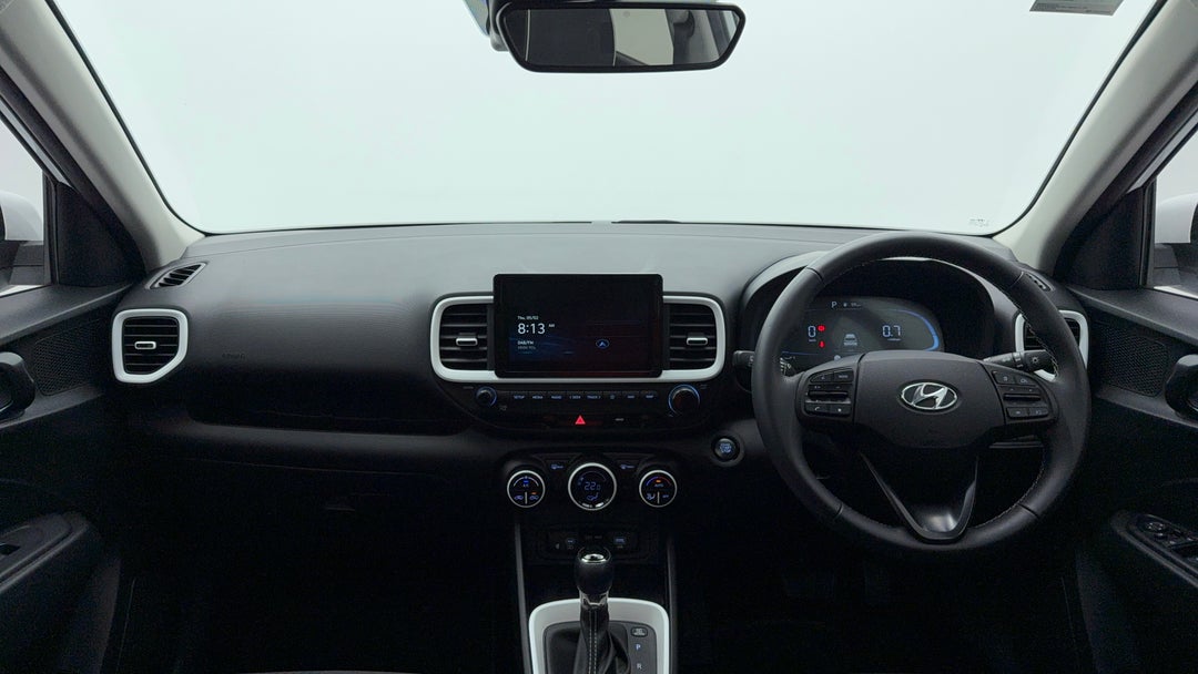 2023 Hyundai Venue Elite (black) Sunroof, Automatic, 15756 km, Dashboard View