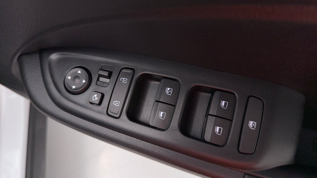 2023 Hyundai Venue Elite (black) Sunroof, Automatic, 15756 km, Drivers Side Door Panel Controls