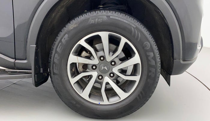 2022 Mahindra SCORPIO-N Z8 L DIESEL AT 2WD 6 STR, Diesel, Automatic, 25,382 km, Right Front Wheel