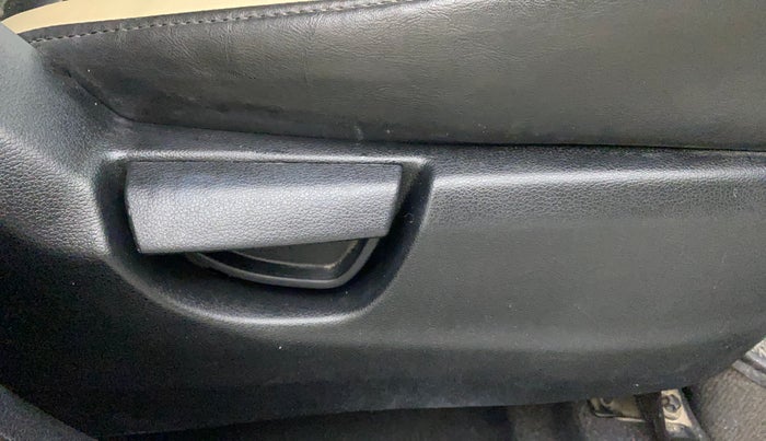 2019 Hyundai NEW SANTRO SPORTZ CNG, CNG, Manual, 69,189 km, Driver Side Adjustment Panel