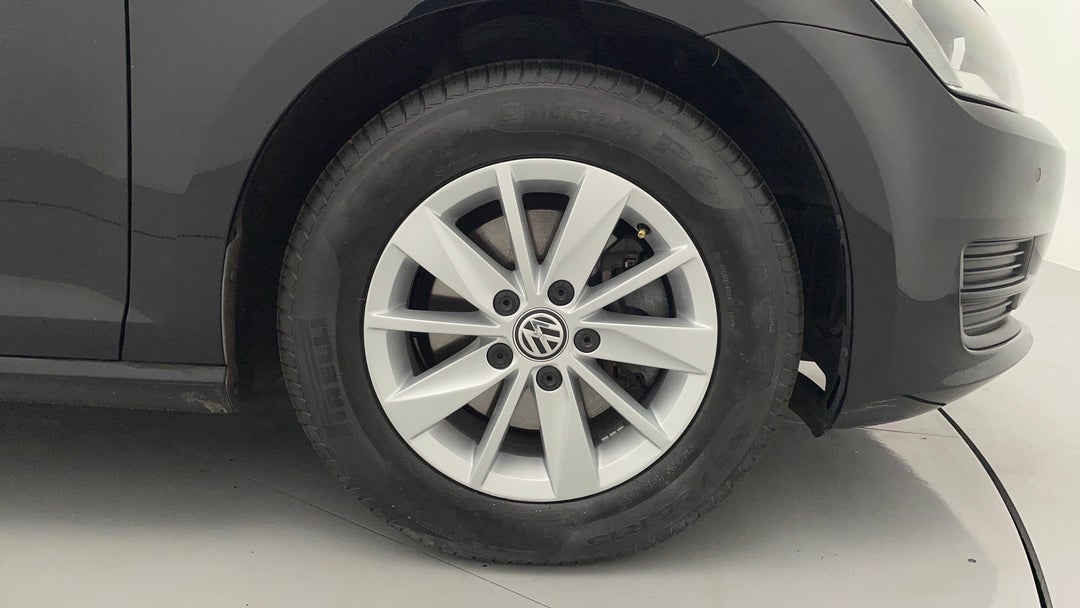 2016 Volkswagen Golf 92 Tsi Trendline, Automatic, 60734 km, Right Front Wheel