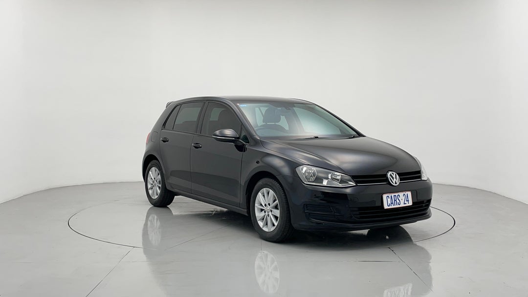 2016 Volkswagen Golf 92 Tsi Trendline, Automatic, 60734 km, Right Front Diagonal (45- Degree) View