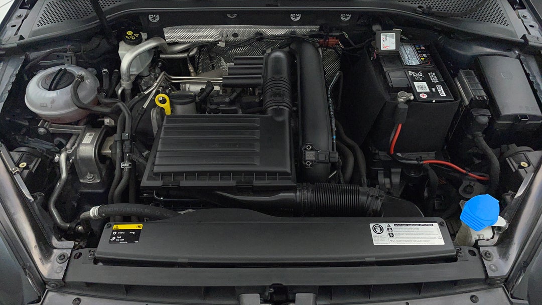 2016 Volkswagen Golf 92 Tsi Trendline, Automatic, 60734 km, Open Bonnet (Engine)