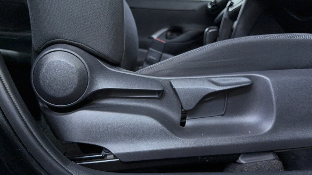 2024 Toyota Yaris Cross Gx Hybrid, Automatic, 47468 km, Drivers Side Adjustment Panel