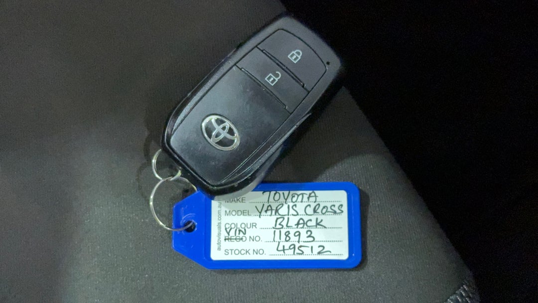 2024 Toyota Yaris Cross Gx Hybrid, Automatic, 47468 km, Key Close-up