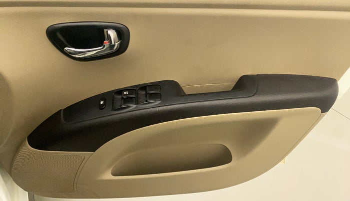2013 Hyundai i10 MAGNA 1.1, Petrol, Manual, 47,502 km, Driver Side Door Panels Control