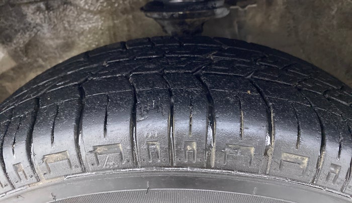 2017 Maruti Alto 800 LXI, Petrol, Manual, 50,749 km, Left Front Tyre Tread