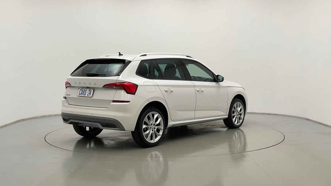 Right Back Diagonal (45- Degree) View