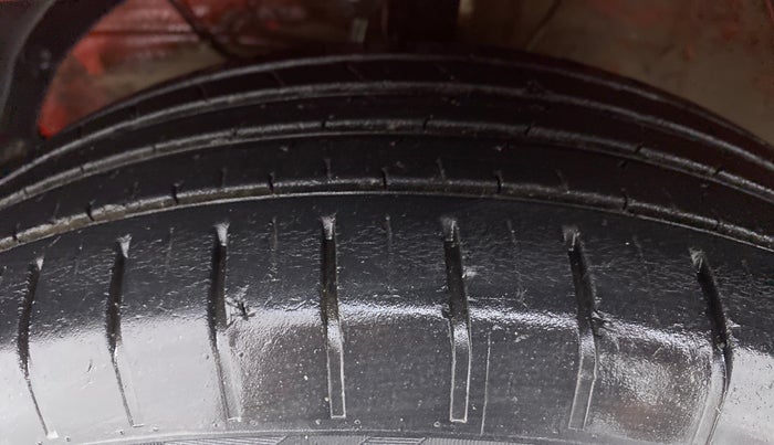 2018 Maruti Swift ZXI+, Petrol, Manual, 34,778 km, Left Front Tyre Tread