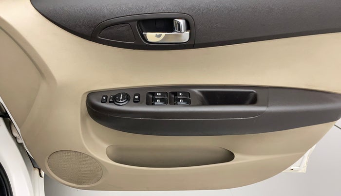 2012 Hyundai i20 SPORTZ 1.2, Petrol, Manual, 1,06,230 km, Driver Side Door Panels Control