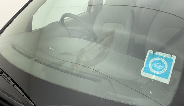 2011 Hyundai i10 MAGNA 1.2, Petrol, Manual, 1,14,720 km, Front windshield - Minor spot on windshield