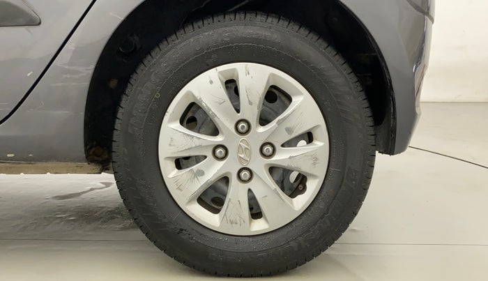2011 Hyundai i10 MAGNA 1.2, Petrol, Manual, 1,14,720 km, Left Rear Wheel