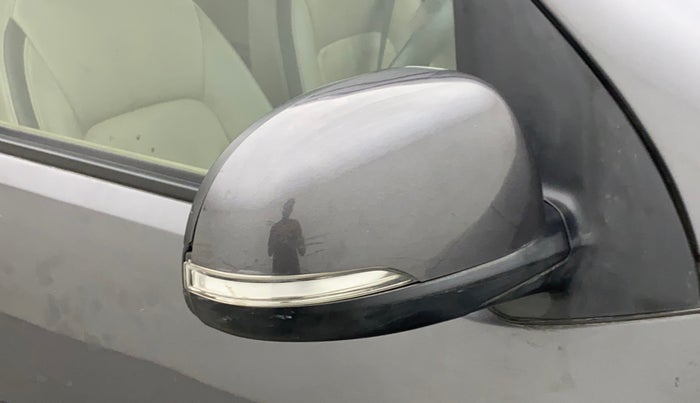 2011 Hyundai i10 MAGNA 1.2, Petrol, Manual, 1,14,720 km, Right rear-view mirror - Minor scratches