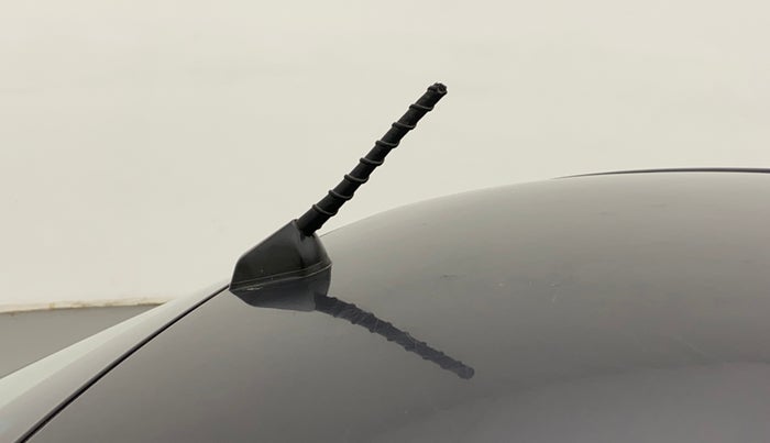 2011 Hyundai i10 MAGNA 1.2, Petrol, Manual, 1,14,720 km, Roof - Antenna has minor damage