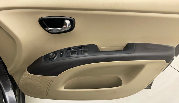 2011 Hyundai i10 MAGNA 1.2, Petrol, Manual, 1,14,720 km, Driver Side Door Panels Control