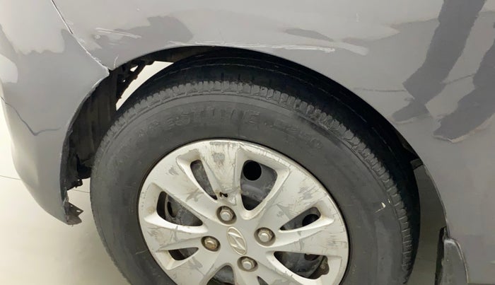 2011 Hyundai i10 MAGNA 1.2, Petrol, Manual, 1,14,720 km, Left fender - Lining loose
