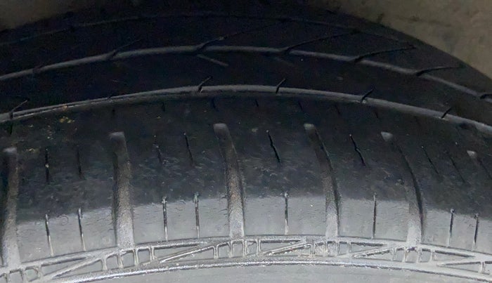2015 Hyundai Xcent S 1.2, Petrol, Manual, 48,128 km, Right Rear Tyre Tread