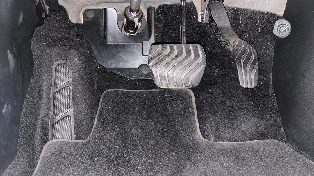 2018 Nissan Qashqai Ti, Automatic, 144384 km, Pedals and Footmat