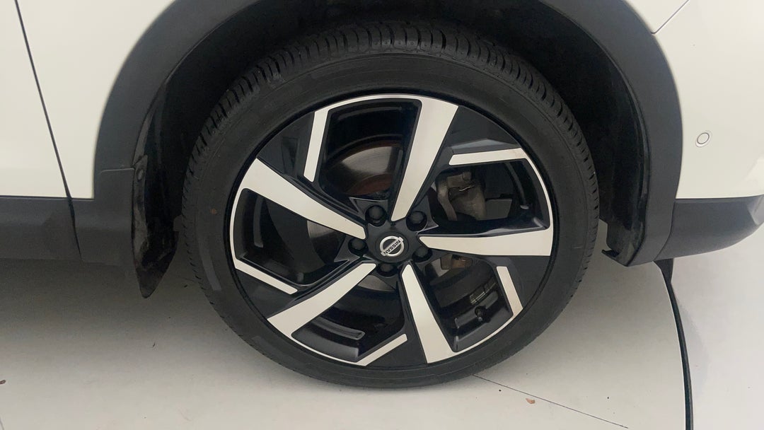 2018 Nissan Qashqai Ti, Automatic, 144384 km, Right Front Wheel