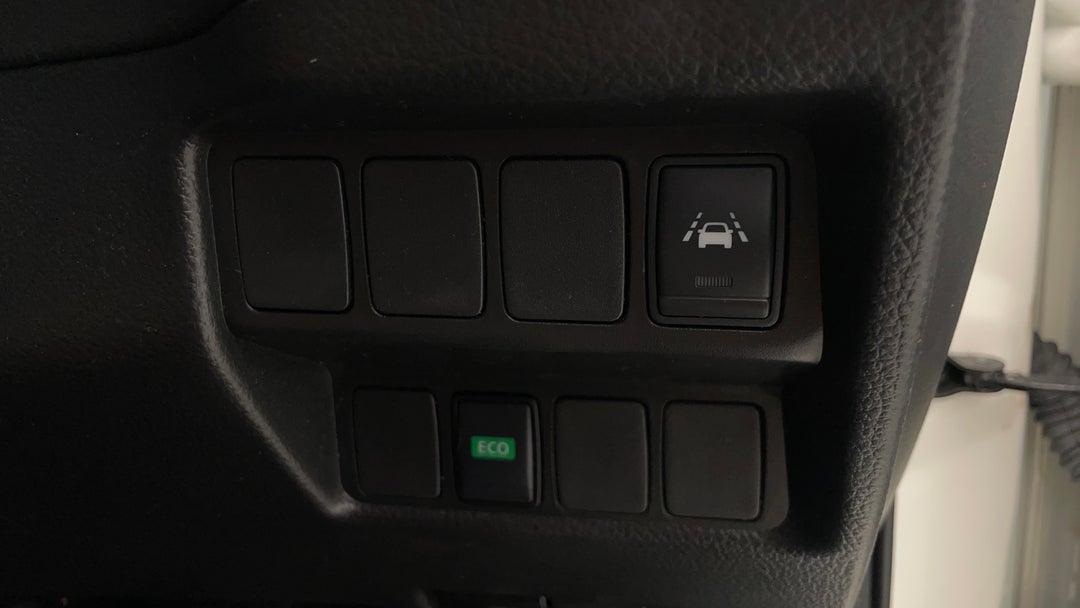 2018 Nissan Qashqai Ti, Automatic, 144384 km, Utility Switches/Buttons