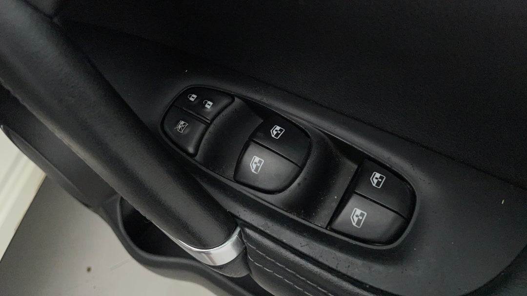 2018 Nissan Qashqai Ti, Automatic, 144384 km, Drivers Side Door Panel Controls