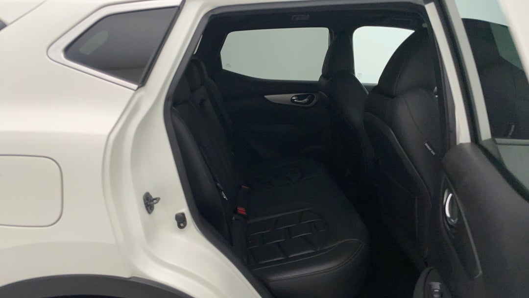 2018 Nissan Qashqai Ti, Automatic, 144384 km, Right Side Rear Door Cabin View
