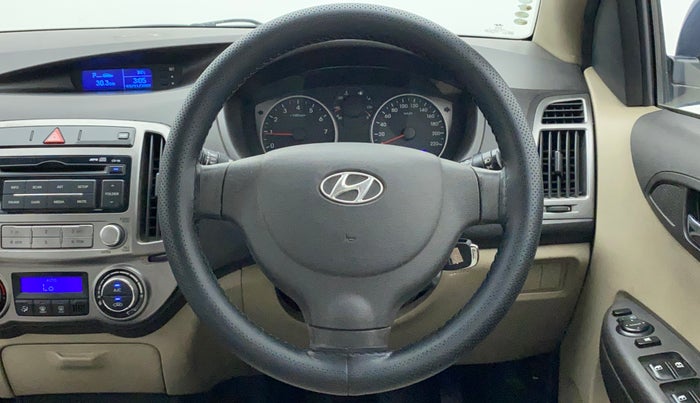 2013 Hyundai i20 MAGNA (O) 1.2, Petrol, Manual, 62,217 km, Steering Wheel Close Up