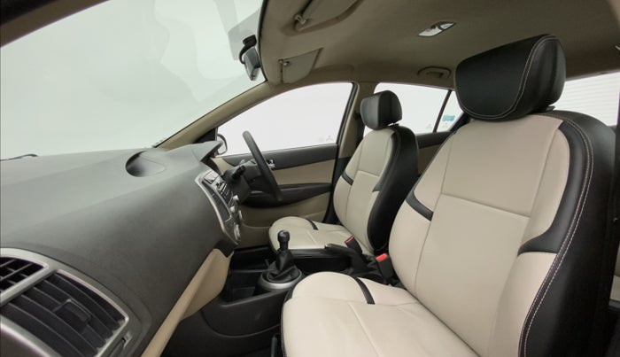 2013 Hyundai i20 MAGNA (O) 1.2, Petrol, Manual, 62,217 km, Right Side Front Door Cabin