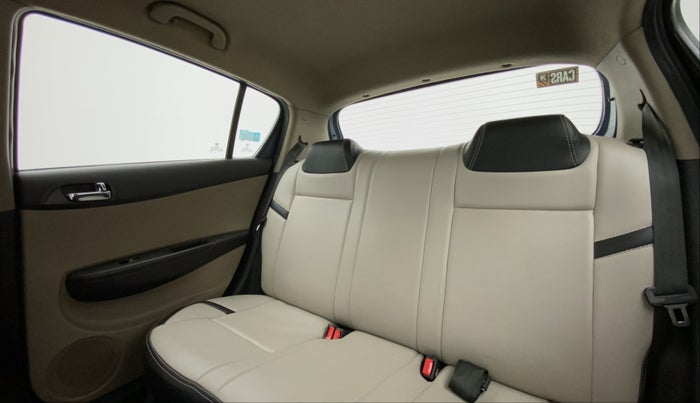 2013 Hyundai i20 MAGNA (O) 1.2, Petrol, Manual, 62,217 km, Right Side Rear Door Cabin