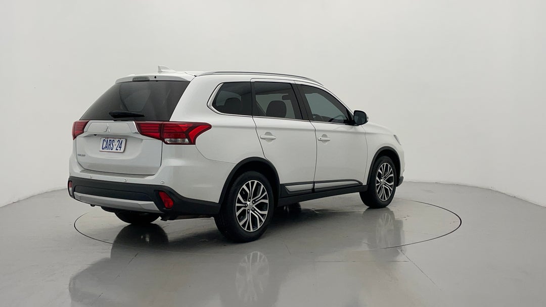 Right Back Diagonal (45- Degree) View