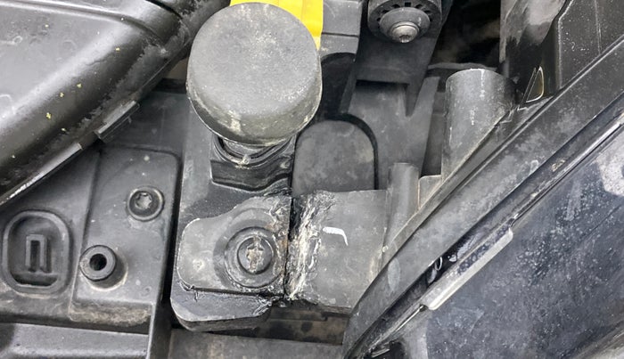 2019 Ford Ecosport TITANIUM + 1.5L DIESEL, Diesel, Manual, 1,08,632 km, Left headlight - Clamp has minor damage