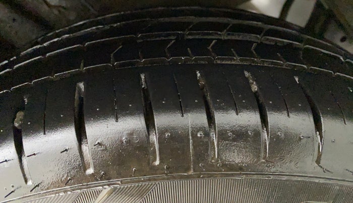 2015 Hyundai Elite i20 ASTA 1.2, Petrol, Manual, 71,990 km, Left Front Tyre Tread