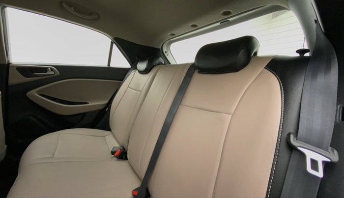2015 Hyundai Elite i20 ASTA 1.2, Petrol, Manual, 71,990 km, Right Side Rear Door Cabin