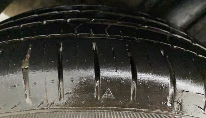 2015 Hyundai Elite i20 ASTA 1.2, Petrol, Manual, 71,990 km, Left Rear Tyre Tread