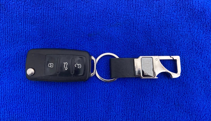 2016 Volkswagen Ameo HIGHLINE 1.2, Petrol, Manual, 30,483 km, Key Close Up