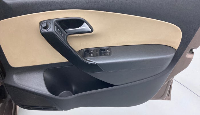 2016 Volkswagen Ameo HIGHLINE 1.2, Petrol, Manual, 30,483 km, Driver Side Door Panels Control