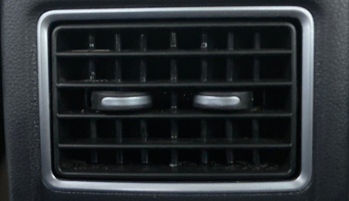 2016 Volkswagen Ameo HIGHLINE 1.2, Petrol, Manual, 30,483 km, Rear AC Vents