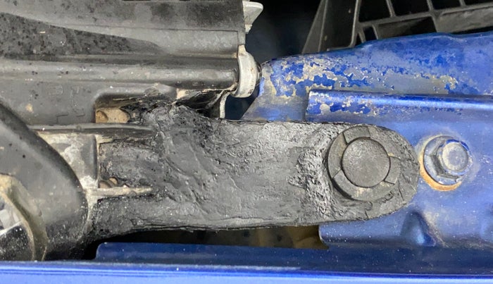 2020 Toyota URBAN CRUISER PREMIUM GRADE MT DUAL TONE, Petrol, Manual, 1,11,712 km, Left headlight - Clamp has minor damage
