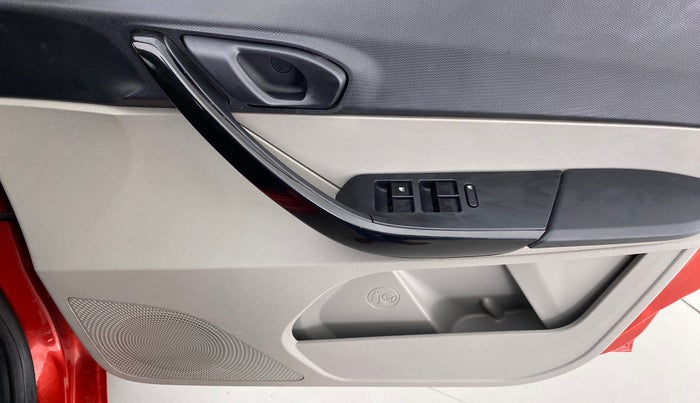 2018 Tata Tiago XT 1.2 REVOTRON, Petrol, Manual, 12,186 km, Driver Side Door Panels Control