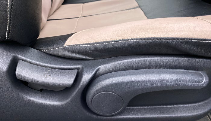 2018 Hyundai Elite i20 SPORTZ 1.2, Petrol, Manual, 49,155 km, Driver Side Adjustment Panel