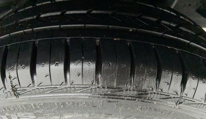 2015 Honda Amaze 1.2 SX MT I VTEC, Petrol, Manual, 40,386 km, Left Rear Tyre Tread