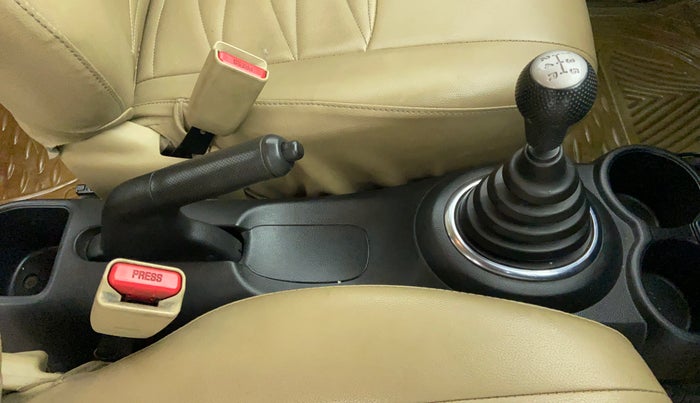 2015 Honda Amaze 1.2 SX MT I VTEC, Petrol, Manual, 40,386 km, Gear Lever