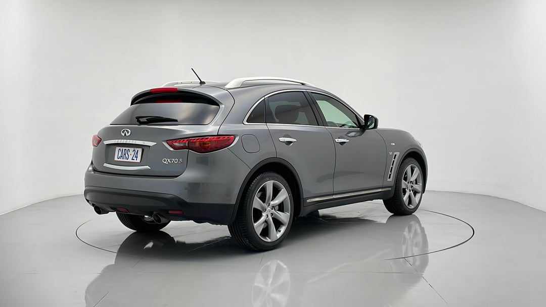 Right Back Diagonal (45- Degree) View