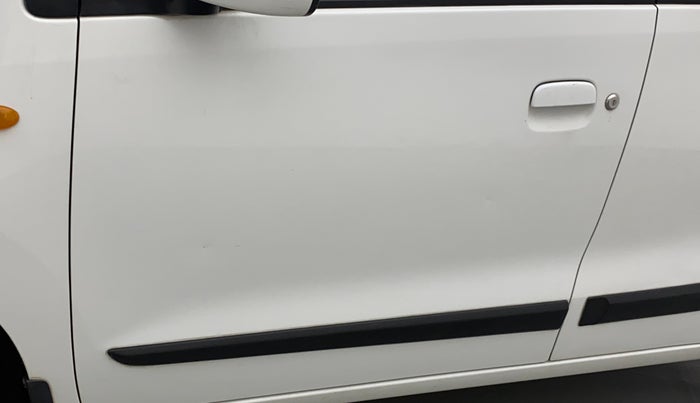 2014 Maruti Wagon R 1.0 VXI, Petrol, Manual, 33,407 km, Front passenger door - Slightly dented