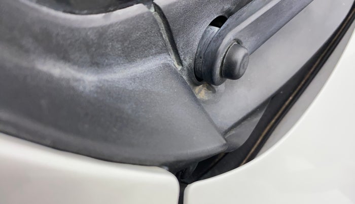 2014 Maruti Wagon R 1.0 VXI, Petrol, Manual, 33,407 km, Bonnet (hood) - Cowl vent panel has minor damage